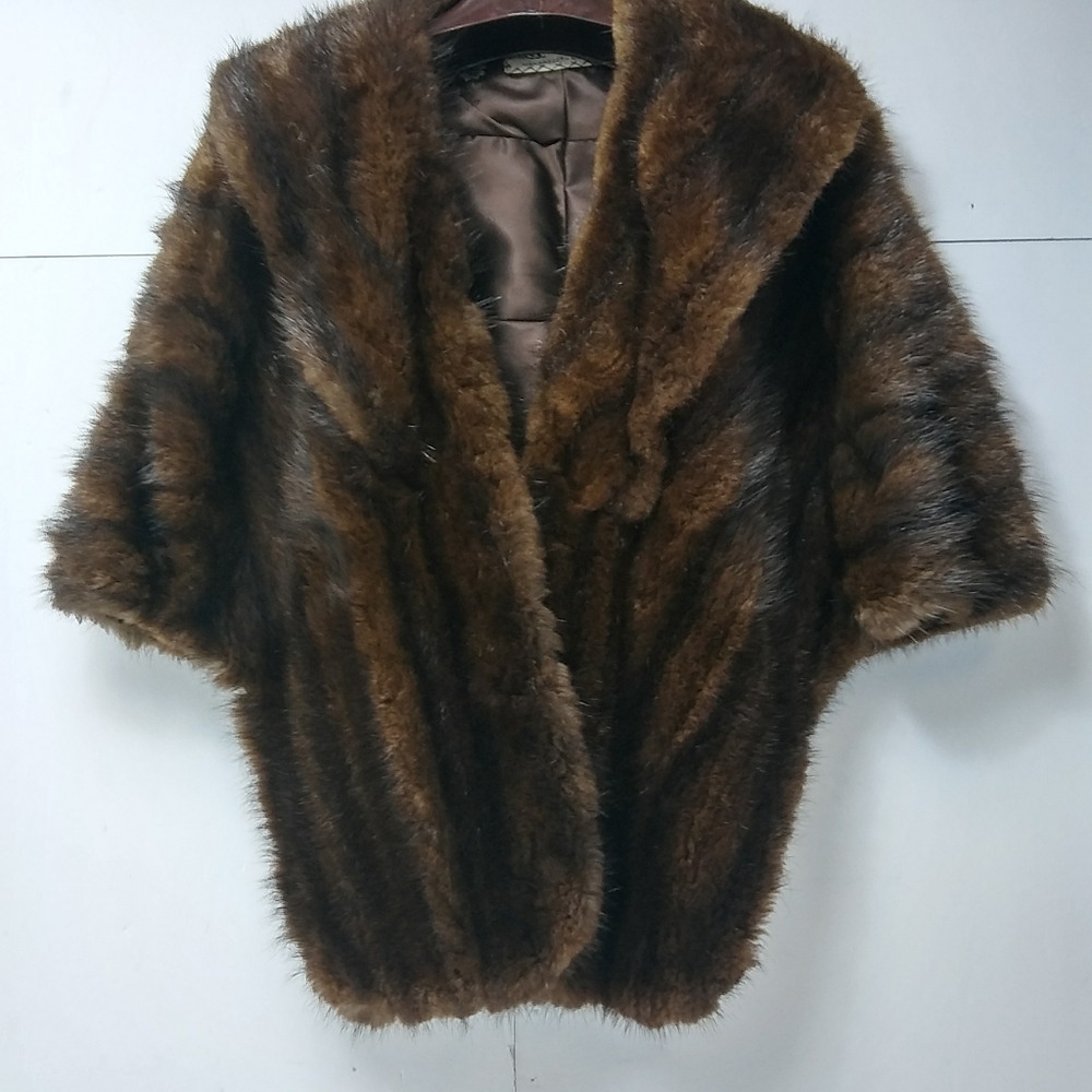 Tsontos Furs' of Manhasset Stole Sleeveless Jacket